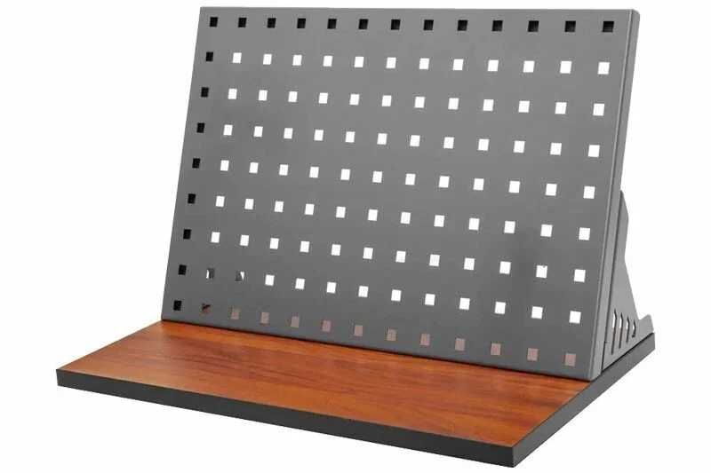 Expositor de mesa para réplica de airsoft con base de madera Delta Armory