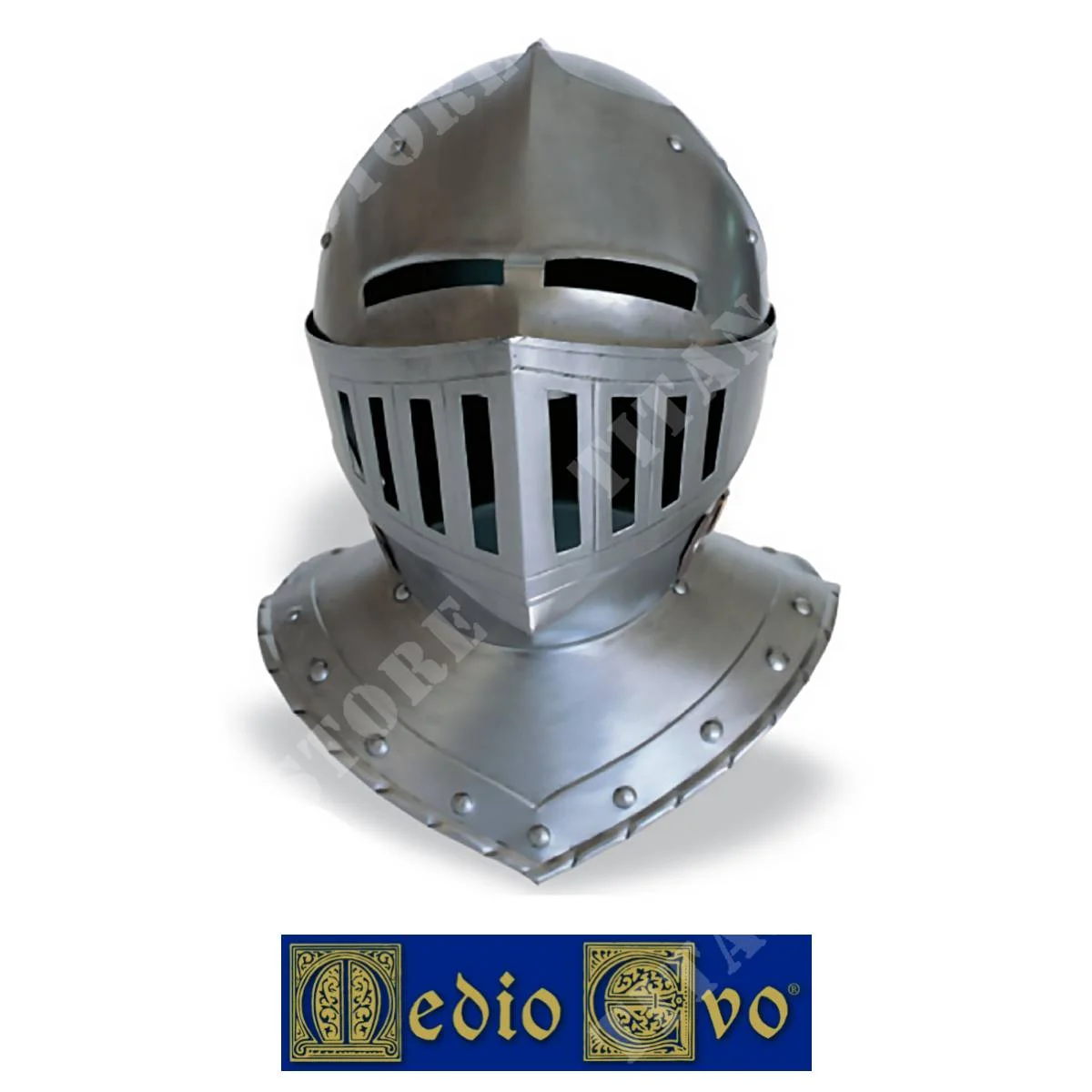 CASCO DE CABALLERO DE HIERRO DE LA EDAD MEDIA CON AGUJEROS VERTICALES (002/2.03)