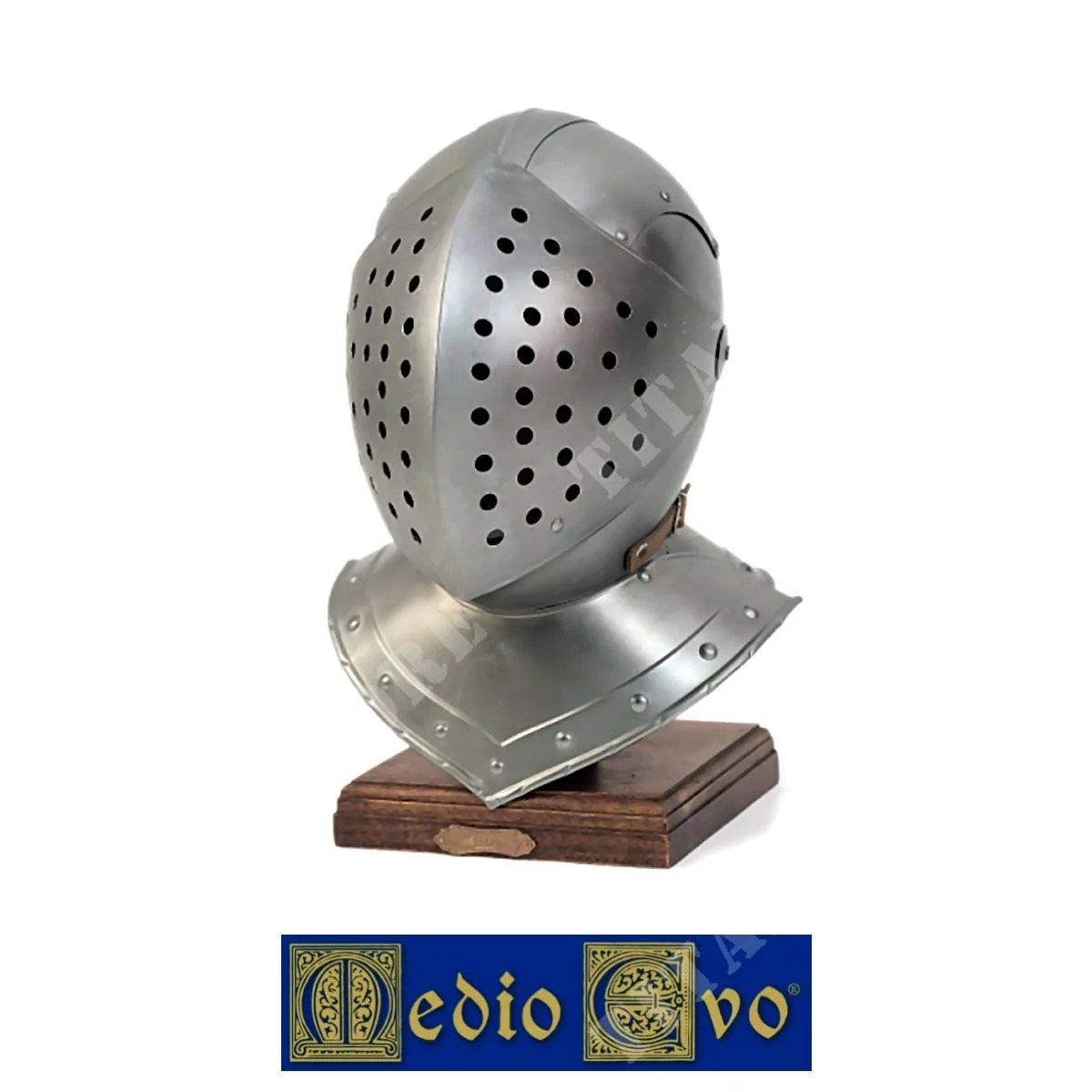 CASCO DE CABALLERO DE HIERRO DE LA EDAD MEDIA CON MÁSCARA AGUJEROS (002/6.03)